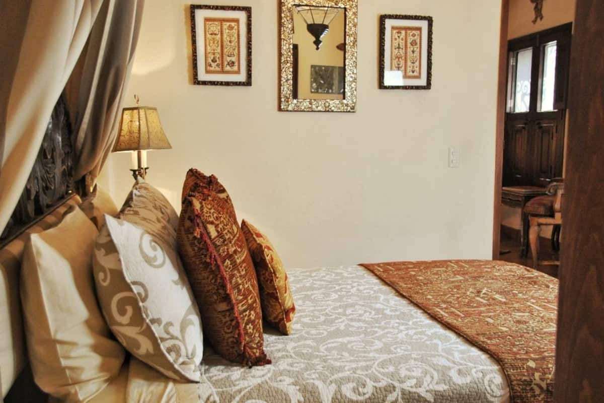 Chambre double | Coffre-fort, fer et planche à repasser, accès au Wi-Fi (inclus)