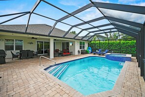 Outdoor pool, a heated pool - 3-bedroom home just 4 minutes drive to Bonita Springs Public Beach (Bonita Springs)