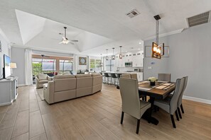 Interior - 3-bedroom home just 4 minutes drive to Bonita Springs Public Beach (Bonita Springs)