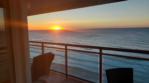 

PENTHOUSE Oceanfront Condo 




