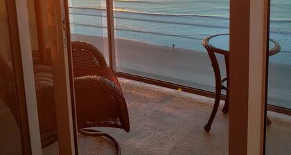 1321 South Ocean Blvd, North Myrtle Beach SC
PENTHOUSE Oceanfront Condo