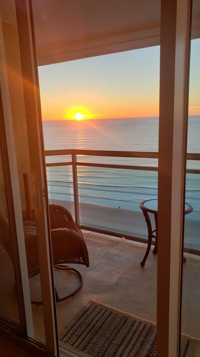 1321 South Ocean Blvd, North Myrtle Beach SC
PENTHOUSE Oceanfront Condo