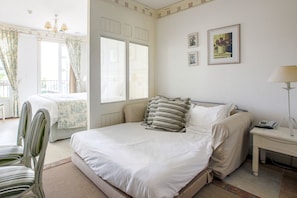 1 bedroom, in-room safe, desk, free WiFi