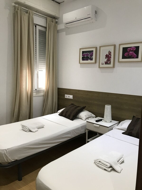 Room - LM Rooms Opera (Madrid)