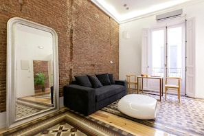 Living area - Matute11 Suites (Madrid)