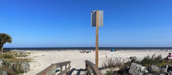 New 2 Bedroom Beach Cottage! One block to Beach! By CrabDaddy's and Crab Trap!