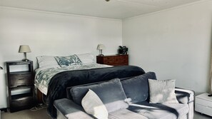 3 chambres, bureau, accès au Wi-Fi (inclus), literie fournie