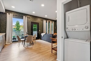 Interior - Downtown Nashville/ Gulch Luxury Condo- Sleeps 6 (Nashville)