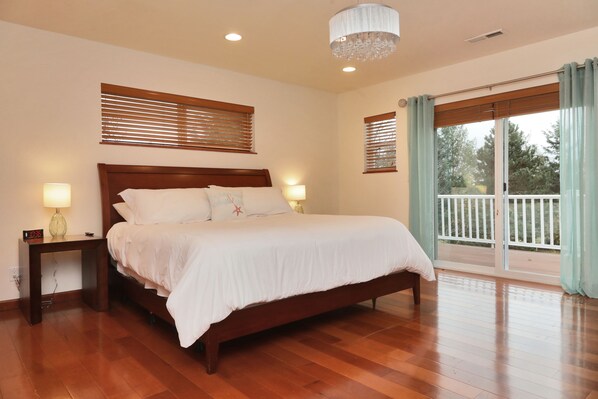 2 bedrooms, iron/ironing board, travel cot, free WiFi