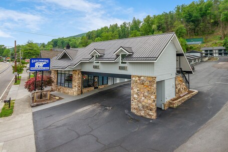 Gatlinburg Mountain Inn - Image 23