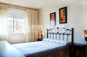 2 chambres, fer et planche Ă repasser, Wi-Fi gratuit, draps fournis