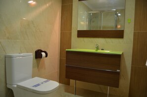 Shower, towels