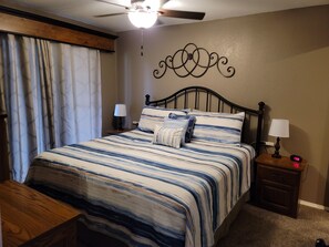 2 室のベッドルーム、アイロン / アイロン台、WiFi、ベッドシーツ