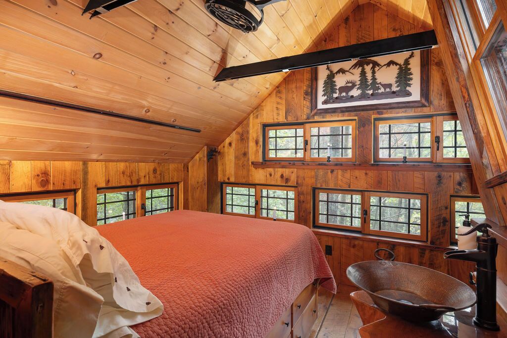 2 makuuhuonetta, silitysrauta/-lauta, ilmainen Wi-Fi, vuodevaatteet