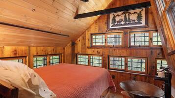 2 makuuhuonetta, silitysrauta/-lauta, ilmainen Wi-Fi, vuodevaatteet