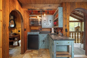 Fridge, microwave, oven, stovetop - Tiffany Hill Treehouse by Sunapee Stays | Fireplace + Deck + Mount Sunapee (Newbury)