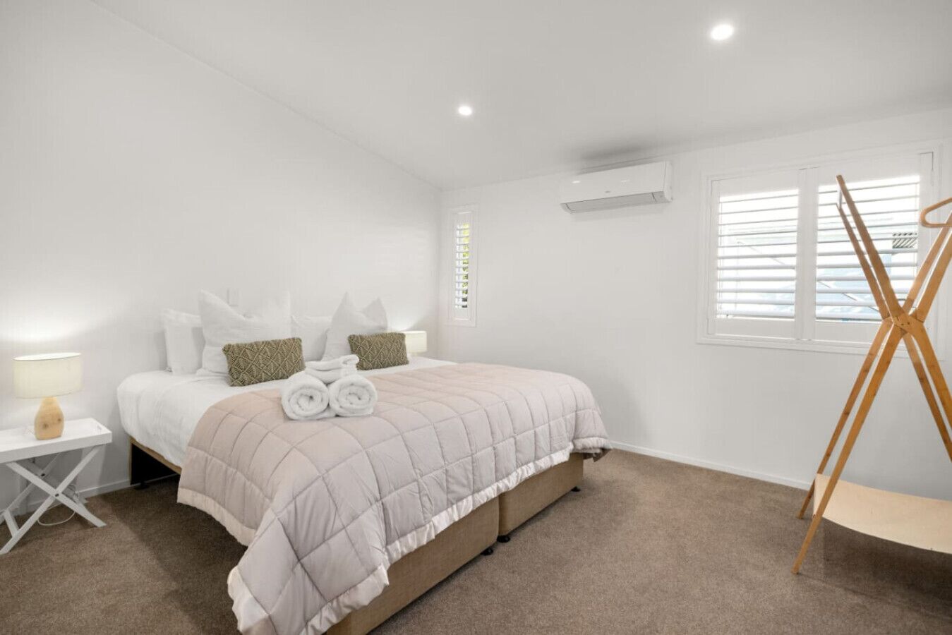 1 Schlafzimmer, Schreibtisch, Bügeleisen/Bügelbrett, Reisekinderbett