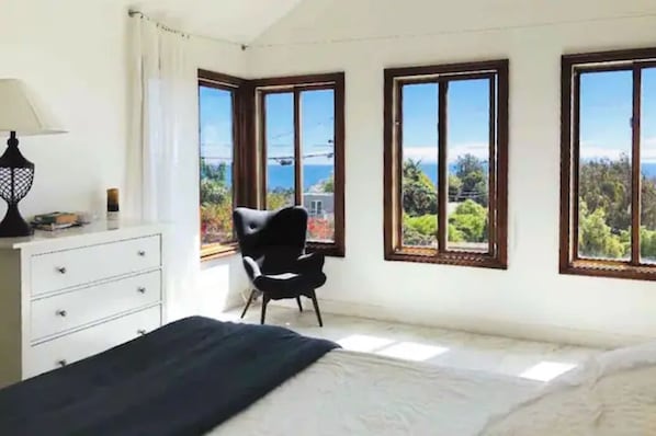 4 habitaciones, tabla de planchar con plancha, wifi y ropa de cama 