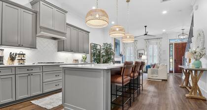 Luxury Town House on Liberty in Downtown Savannah!