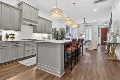 Luxury Town House on Liberty in Downtown Savannah!