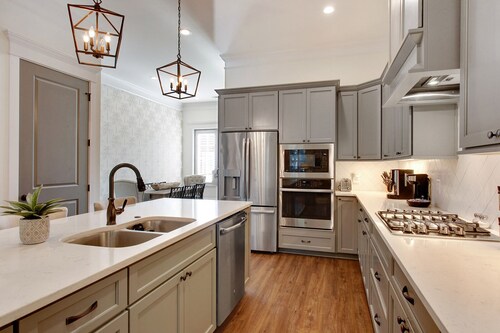 Luxury Town House on Liberty in Downtown Savannah!