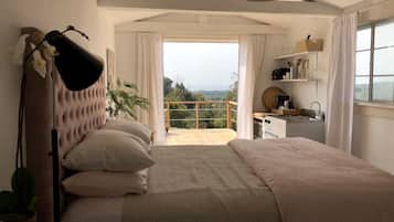 1 bedroom, iron/ironing board, travel crib, WiFi