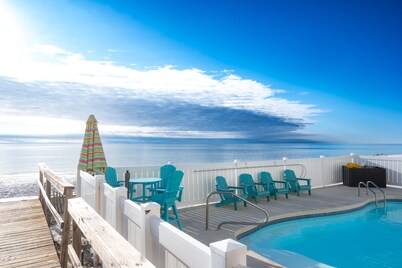Gulf Front Family Beach House:Heated Pool:Hot Tub:Outdoor Game Tables