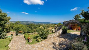 Property grounds - Rona Mea Vista Apartment (Buzet)