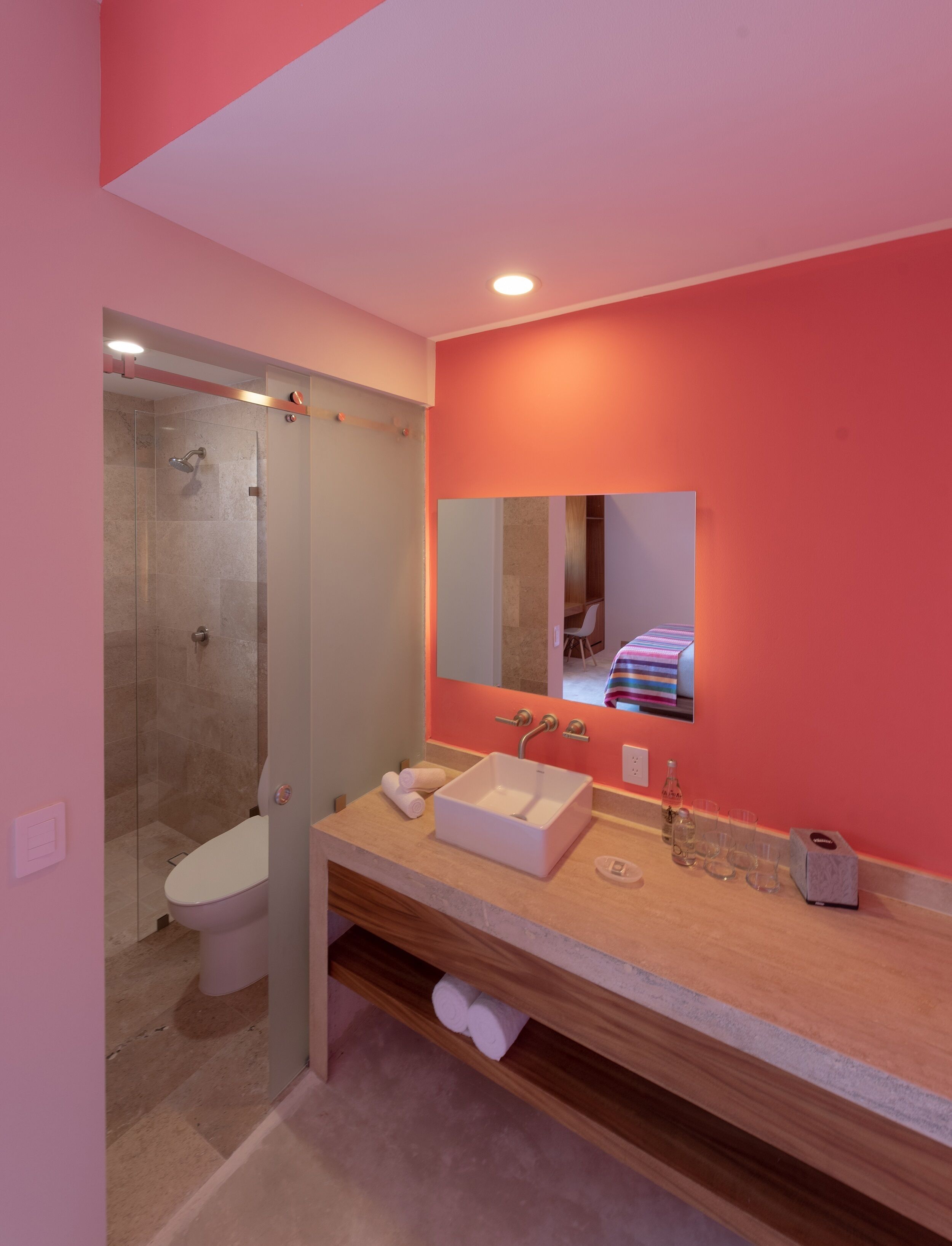 deluxe room, balcony, sea view | bathroom | shower, towels, soap, shampoo