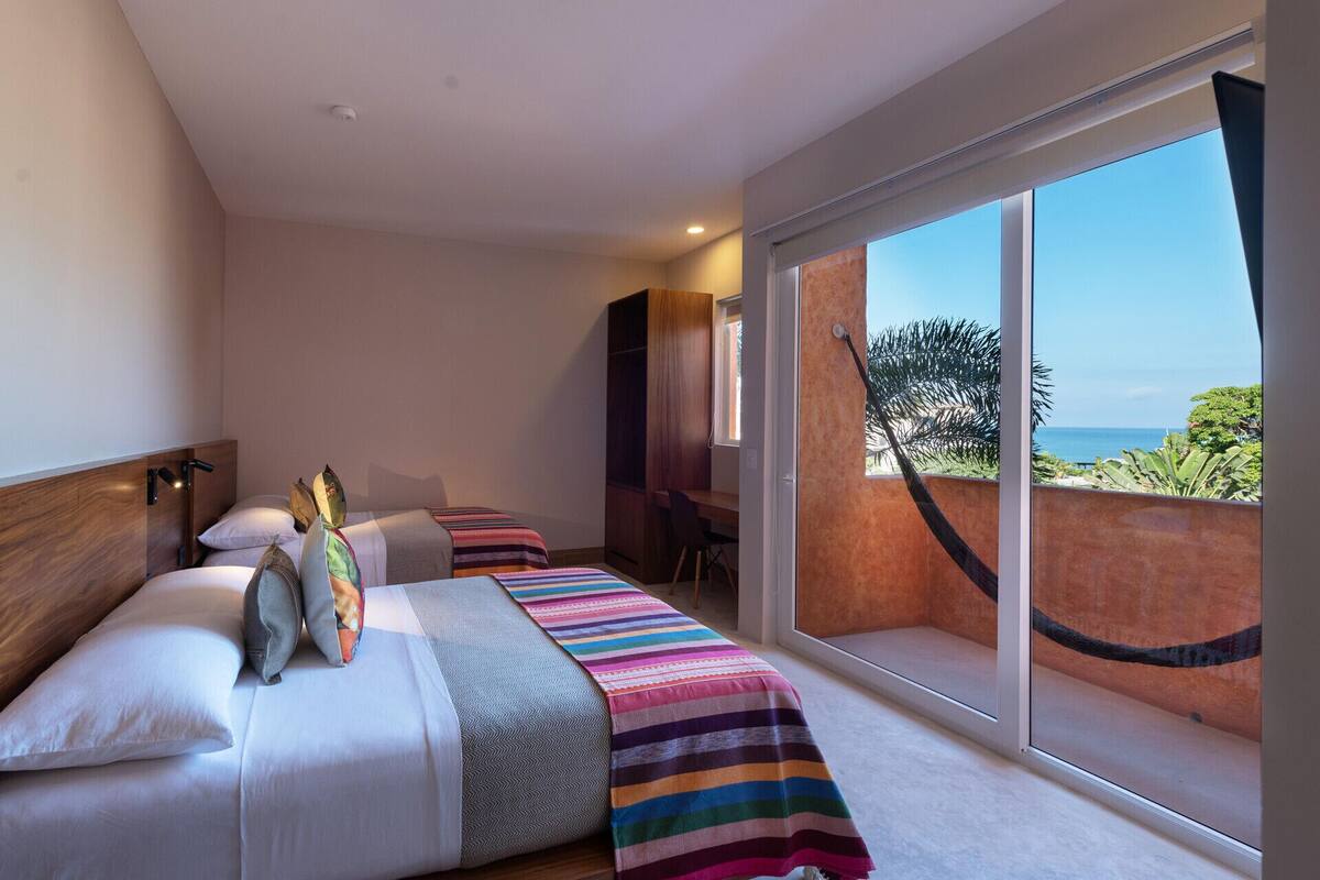 Wifi gratis y ropa de cama