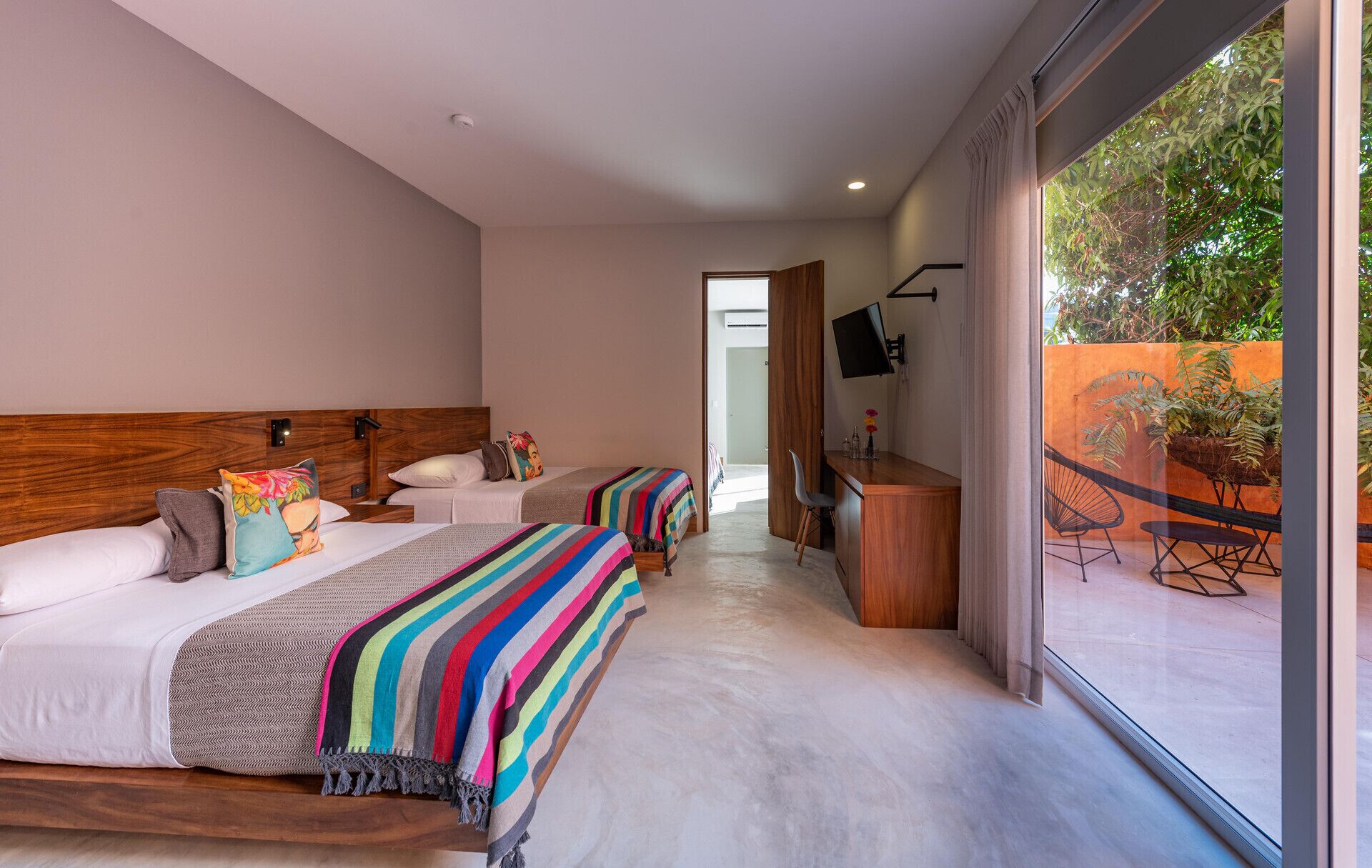 Free WiFi, bed sheets
