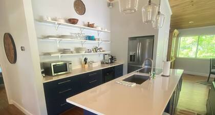 Unique Cozy Home with Lake Norman Views