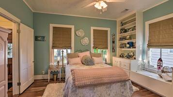 2 bedrooms, internet, bed sheets