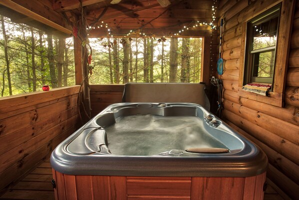Outdoor spa tub