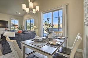 Dining - Washington Townhome w/ Patio + Resort Perks! (Washington)