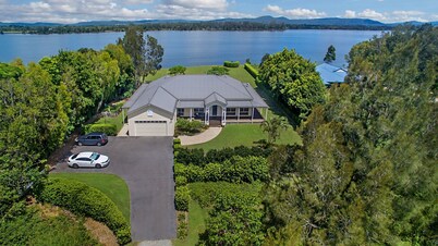 Island Getaway - Riverside Retreat Near Yamba - Holiday Yamba