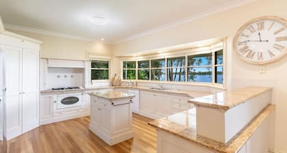 Island Getaway | Waterfront near Yamba