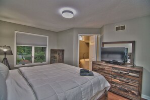 4 bedrooms, iron/ironing board, travel cot, free WiFi
