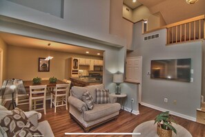 Smart TV, fireplace, table tennis - Come get cozy! Ski season is here! (Lake Harmony)