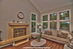 Smart TV, fireplace, table tennis