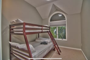 4 bedrooms, iron/ironing board, travel cot, free WiFi
