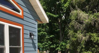 New Construction! Gorgeous full home with large deck overlooking North Twin Lake