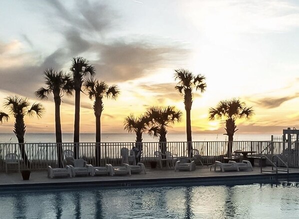 Piscina all'aperto, una piscina riscaldata