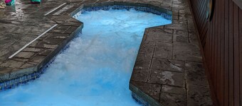 Lovely Condo w/ Mtn View- 3 mins to Loon! Pools, Hot Tubs, Game Room!