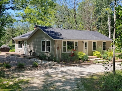 Tranquil Cottage in the Woods with Lake Michigan only 300 feet away.