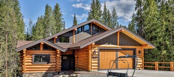 New creek side chateau guest suite!  Booking for Ski Season NOW! With hot tub!