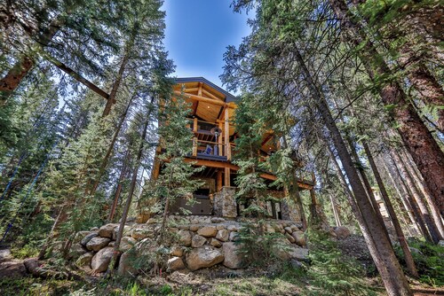 New creek side chateau guest suite!  Booking for Ski Season NOW! With hot tub!