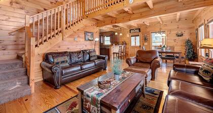 Cozy Cabin close to Pigeon Forge with Hot Tub
