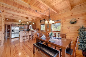 Dining - Cozy Cabin close to Pigeon Forge with Hot Tub (Sevierville)