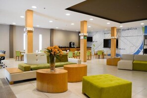Lobby - Hotel Mision Irapuato (Irapuato)